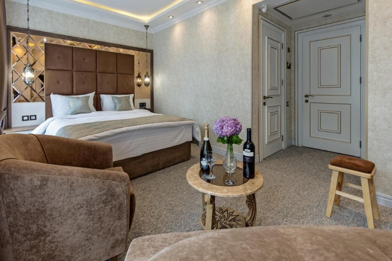 Aqua Hotel Тбілісі Екстер'єр фото