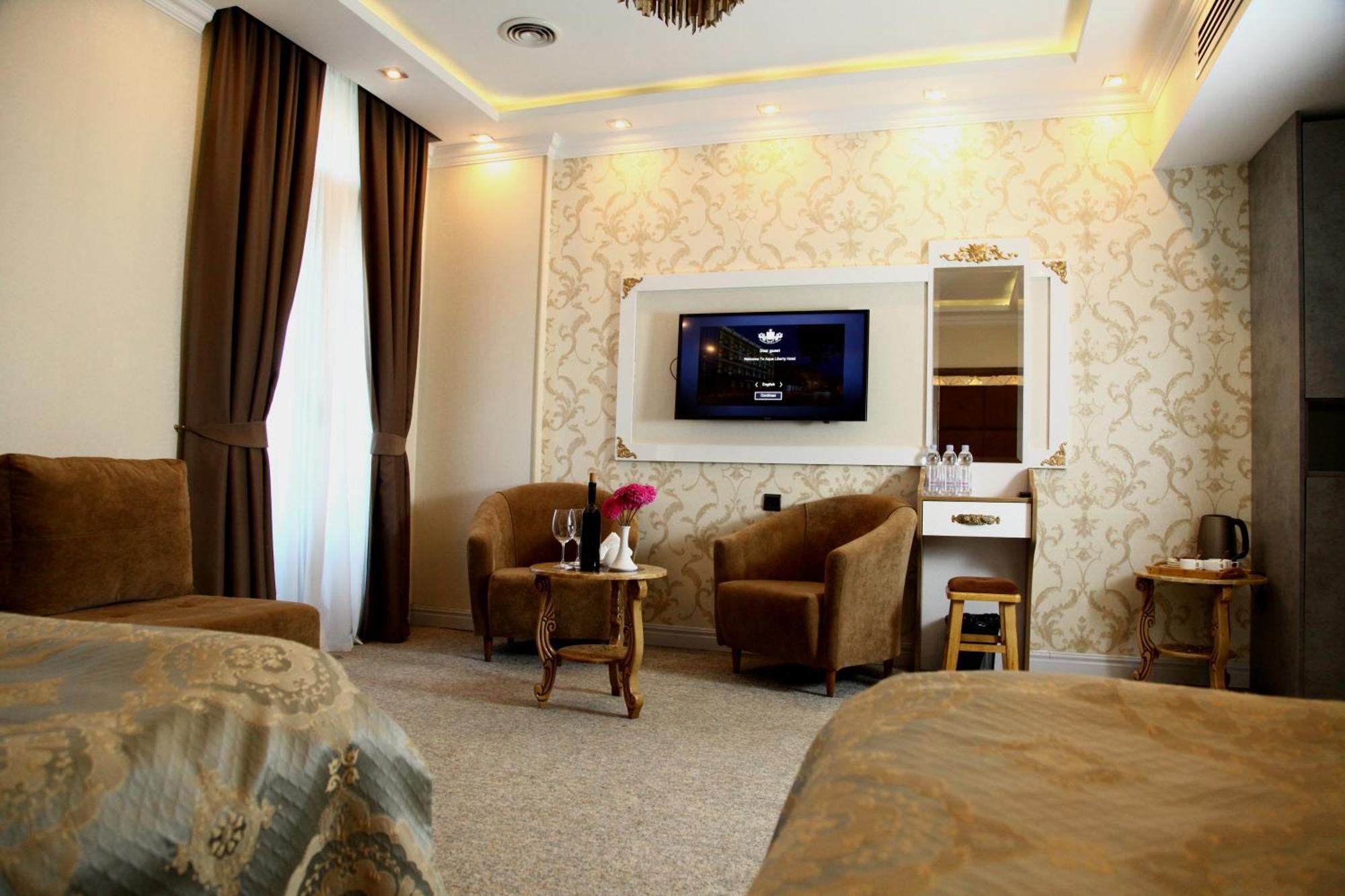Aqua Hotel Тбілісі Екстер'єр фото
